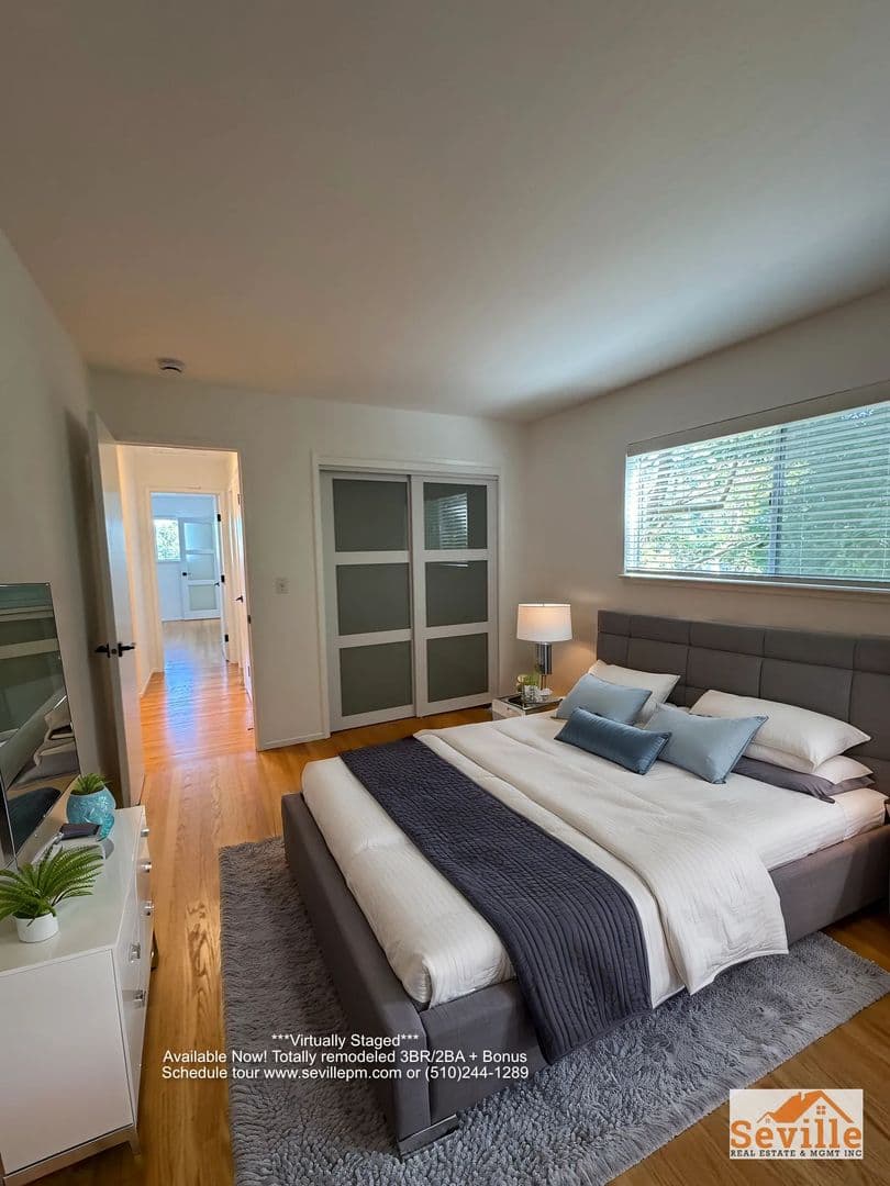 Oakland House: 5945 Girvin Dr