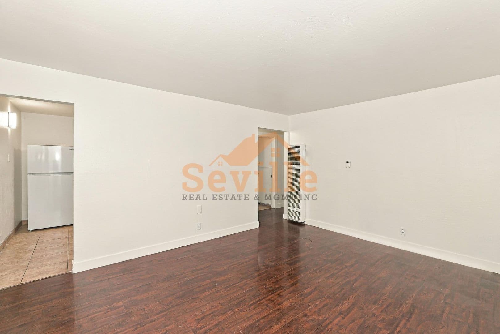 Oakland Apartment: 2 Deering Court