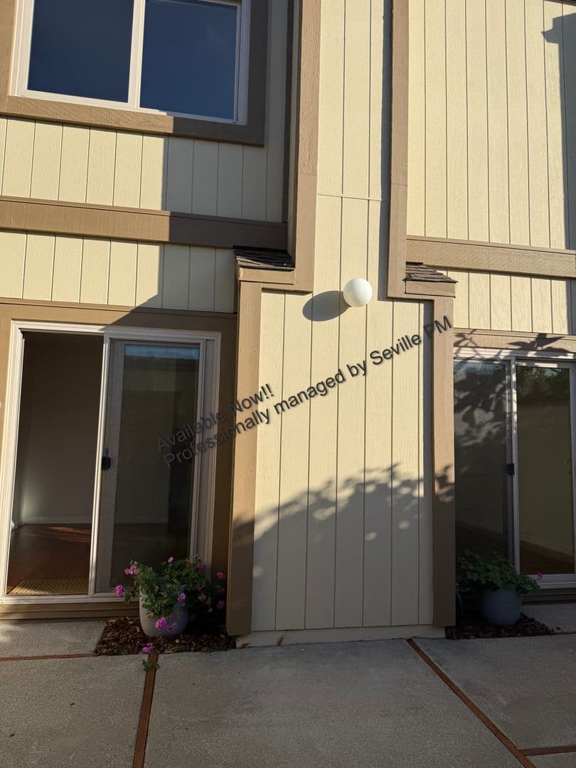 Alameda Townhome: 1175 Island Dr
