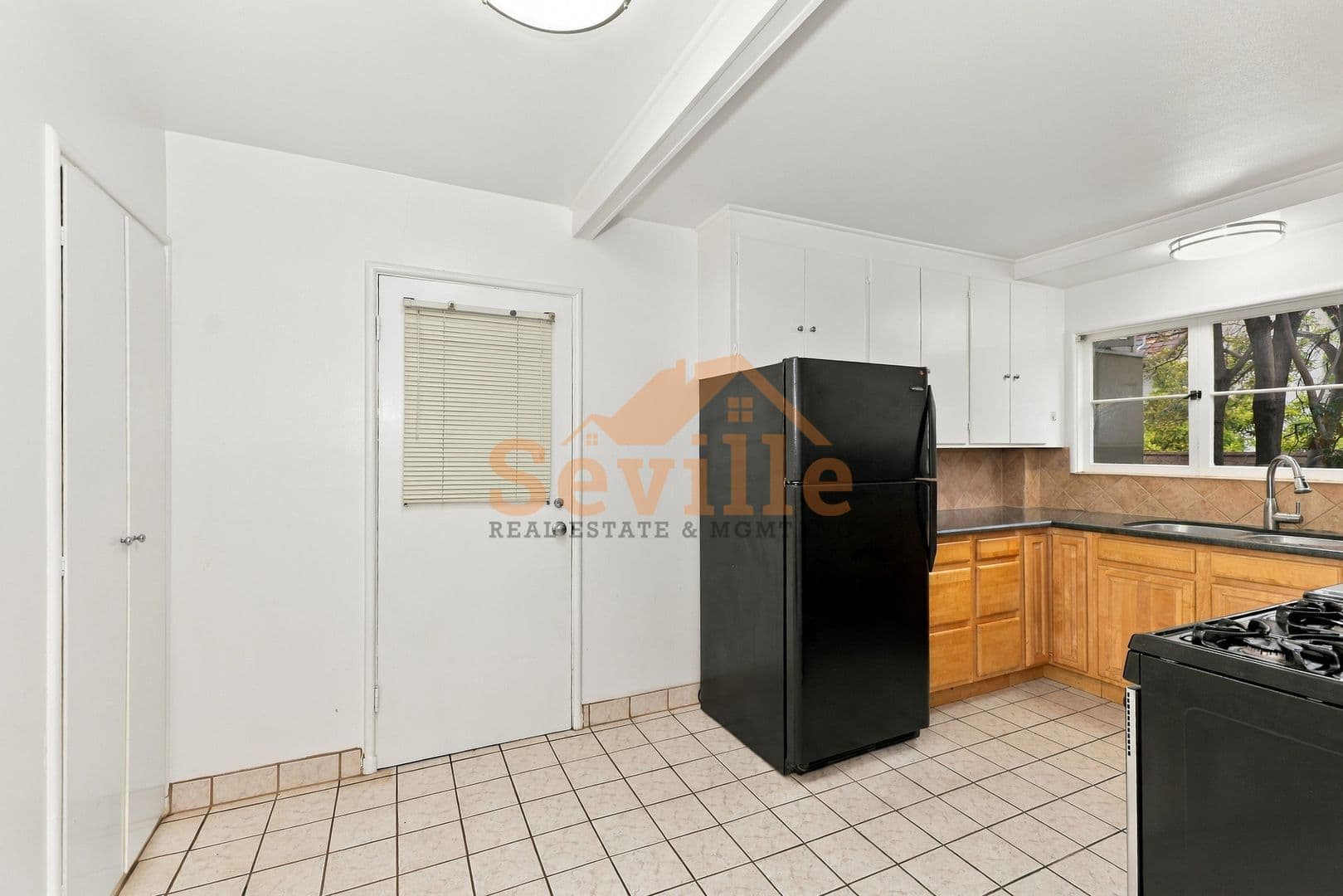 Berkeley Apartment: 1526 Arch Street