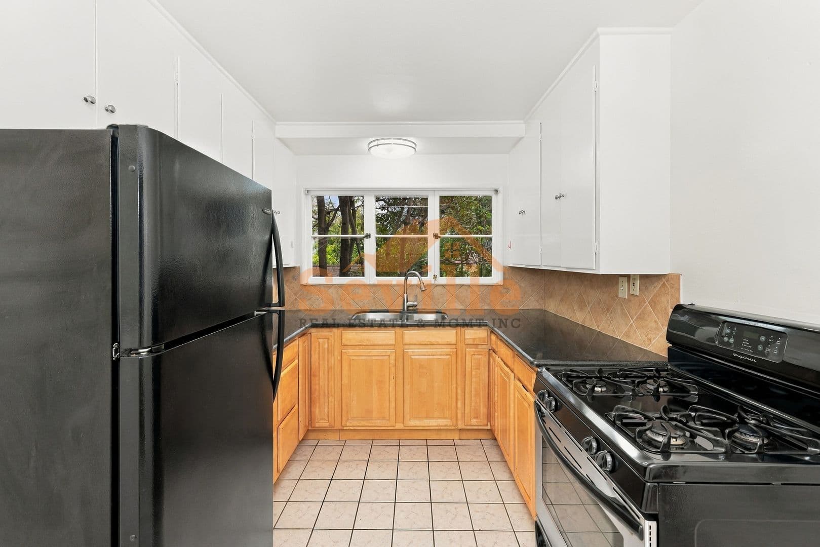 Berkeley Apartment: 1526 Arch Street
