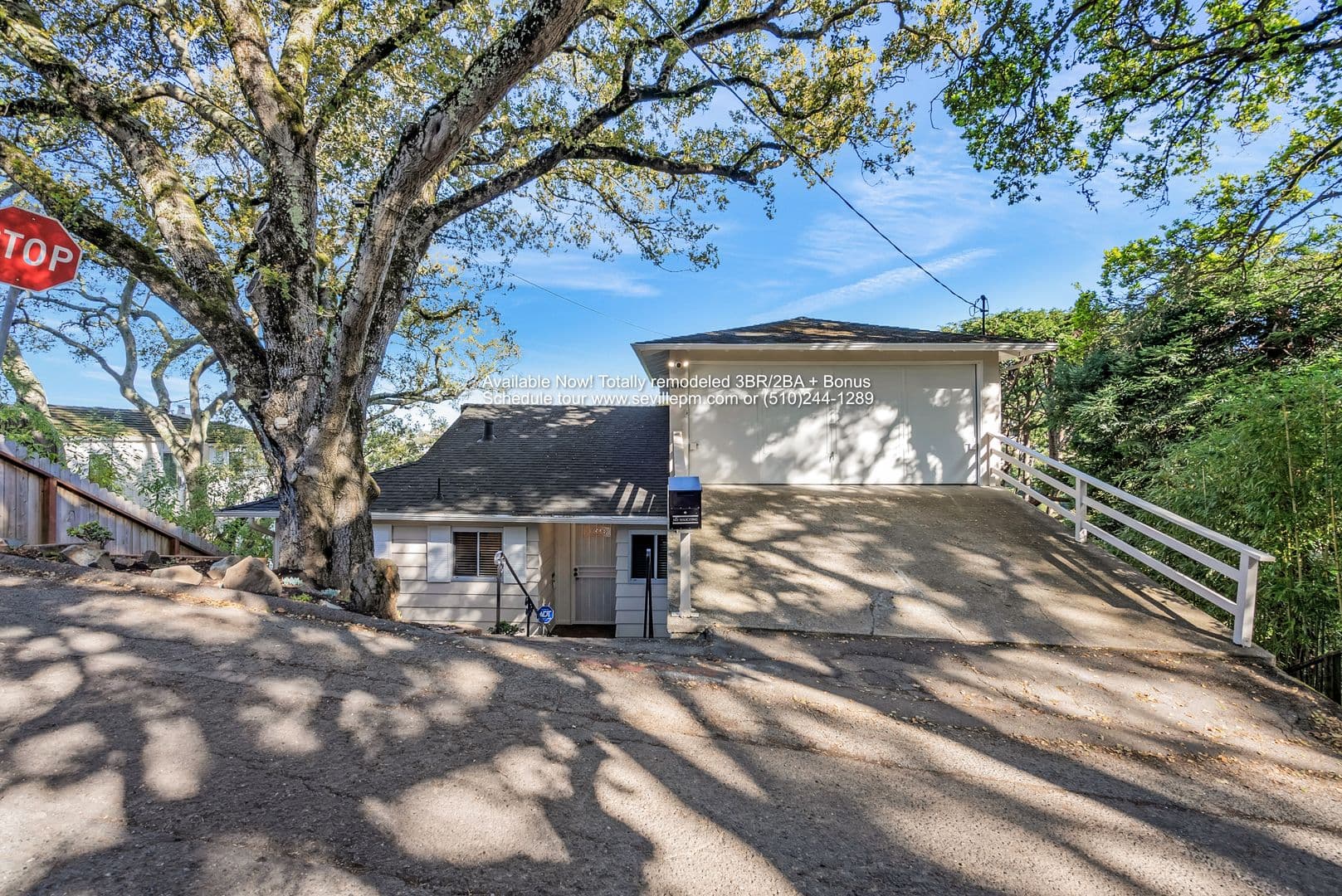 Oakland House: 5945 Girvin Dr