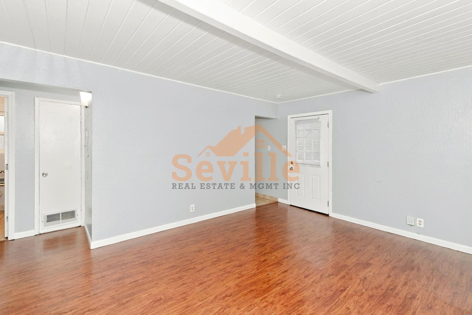 Oakland Apartment: 2 Deering Court