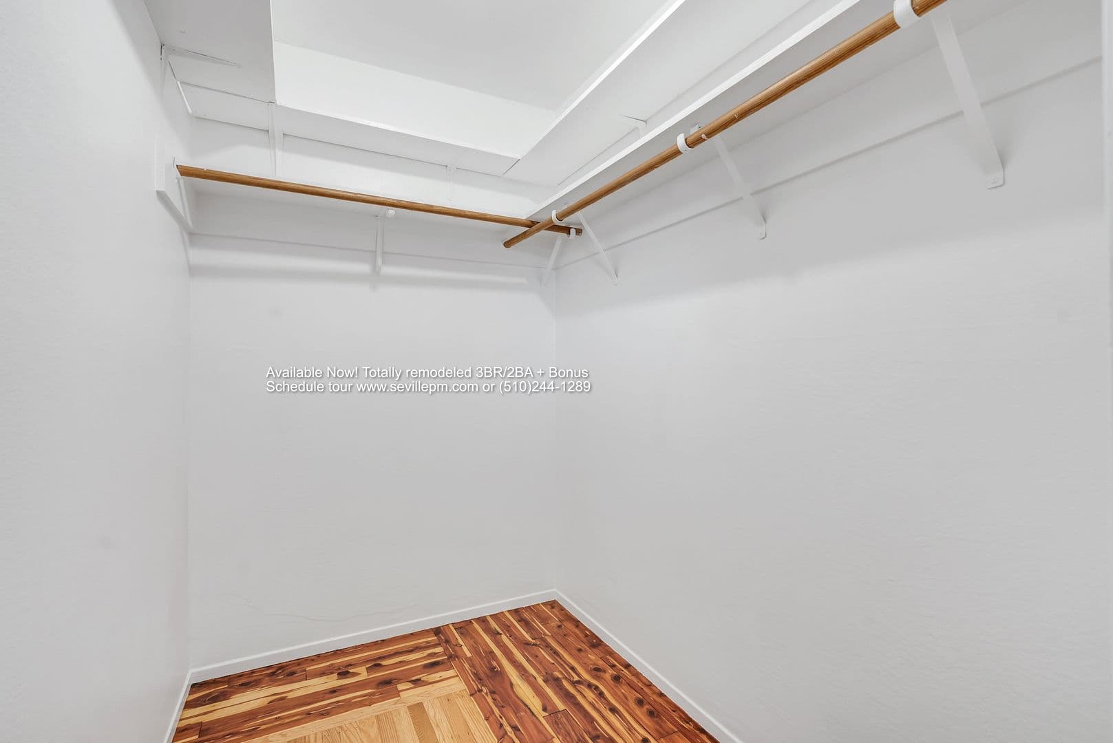Oakland House: 5945 Girvin Dr