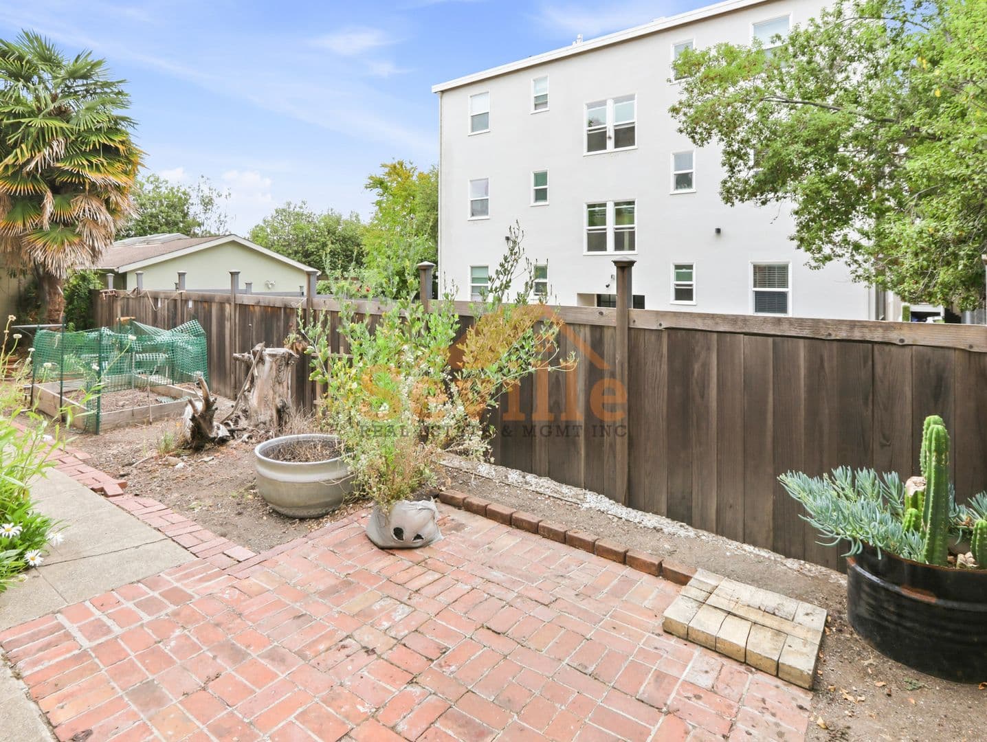 Berkeley Apartment: 1526 Arch Street