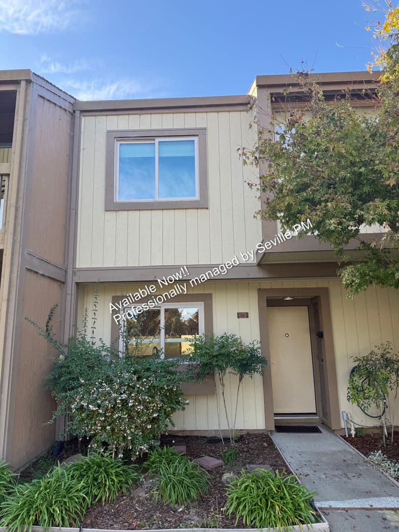 Alameda Townhome: 1175 Island Dr