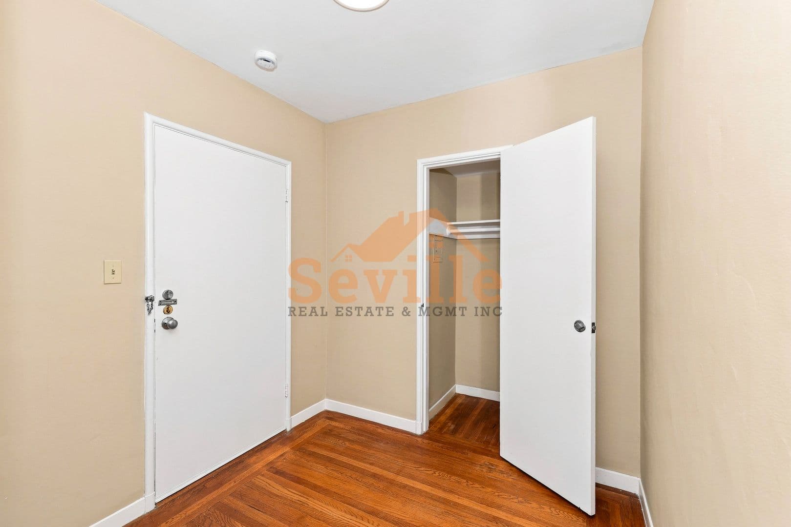 Berkeley Apartment: 1526 Arch Street