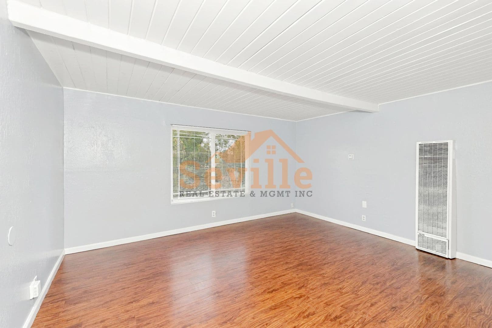Oakland Apartment: 2 Deering Court