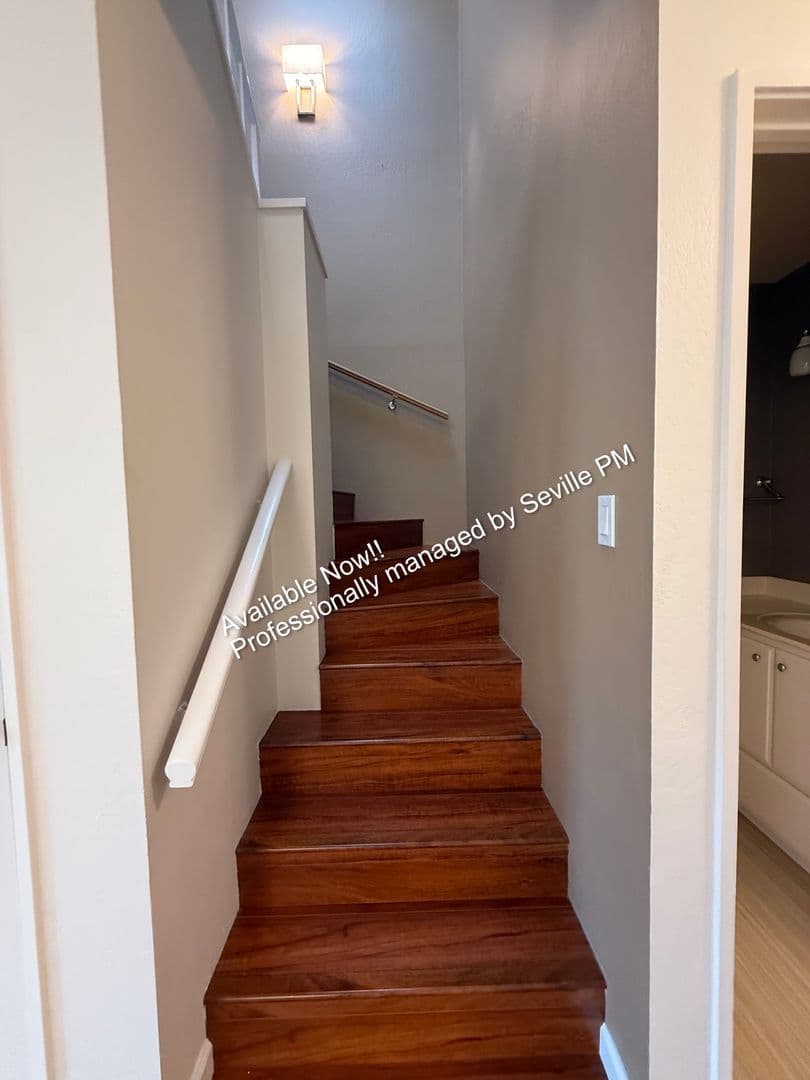 Alameda Townhome: 1175 Island Dr