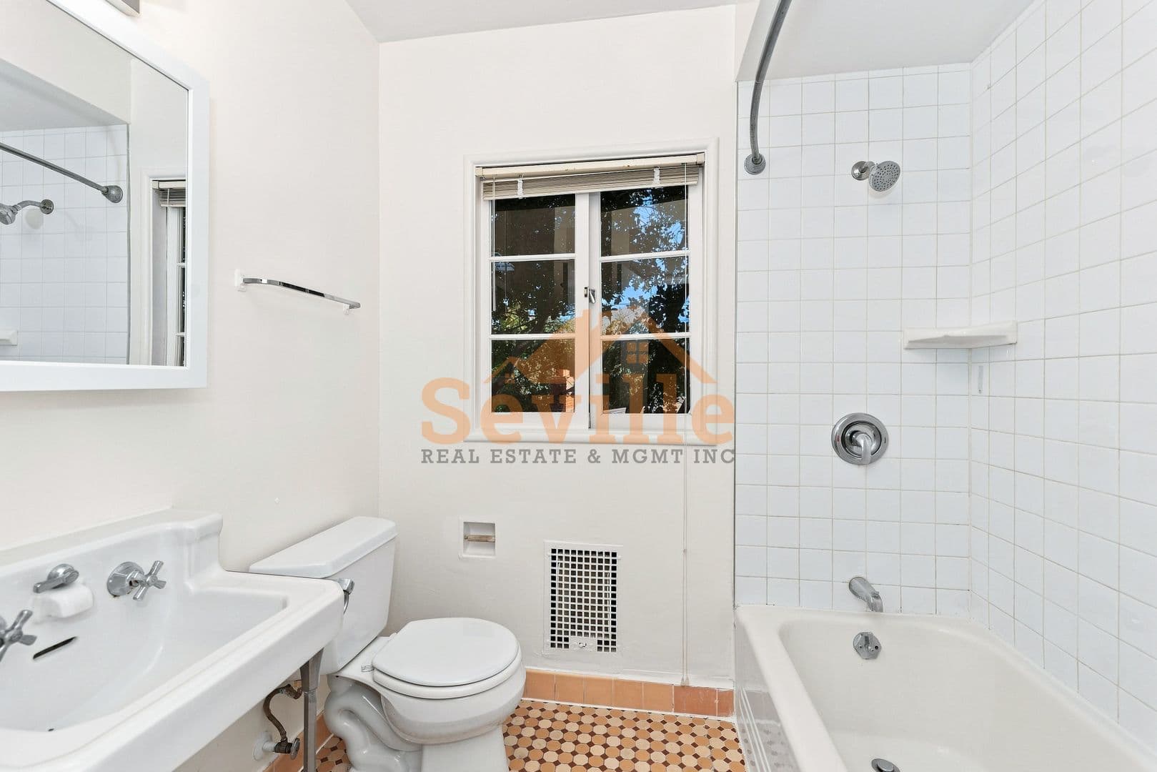 Berkeley Apartment: 1526 Arch Street