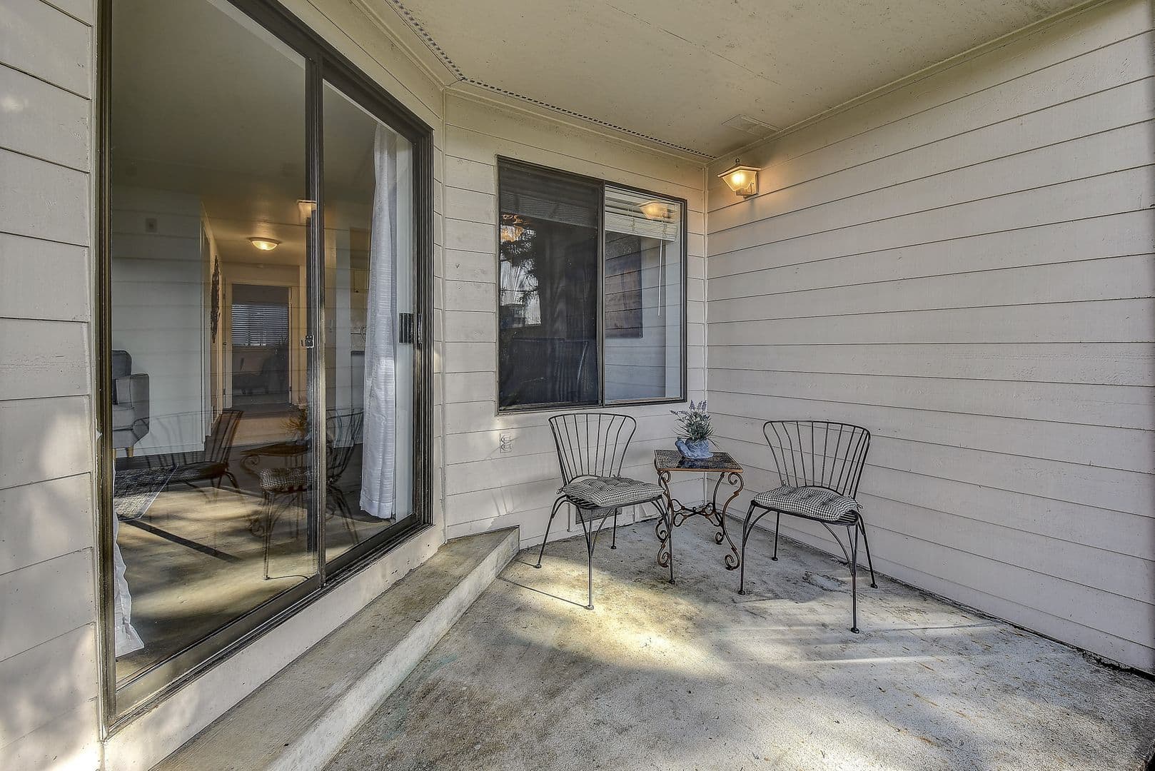 Kirkland House: 12505 NE 116th St. #A17