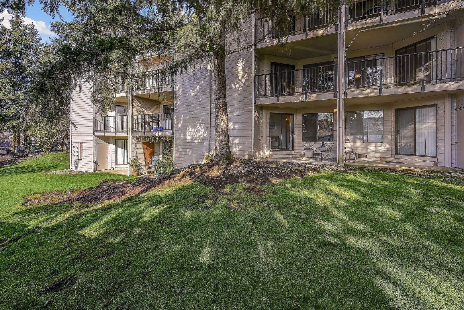 Kirkland House: 12505 NE 116th St. #A17
