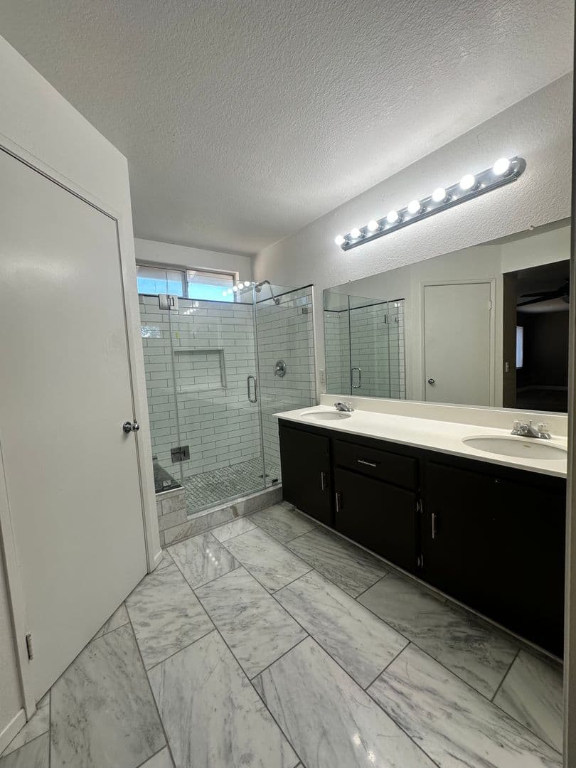 Fontana House: 14525 Saddlepeak Court
