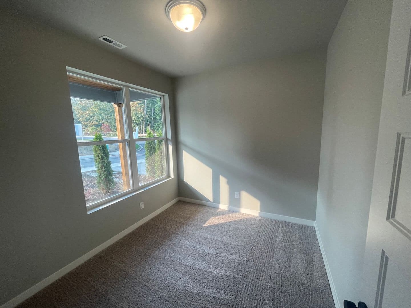 Marysville House: 8725 68th Pl NE