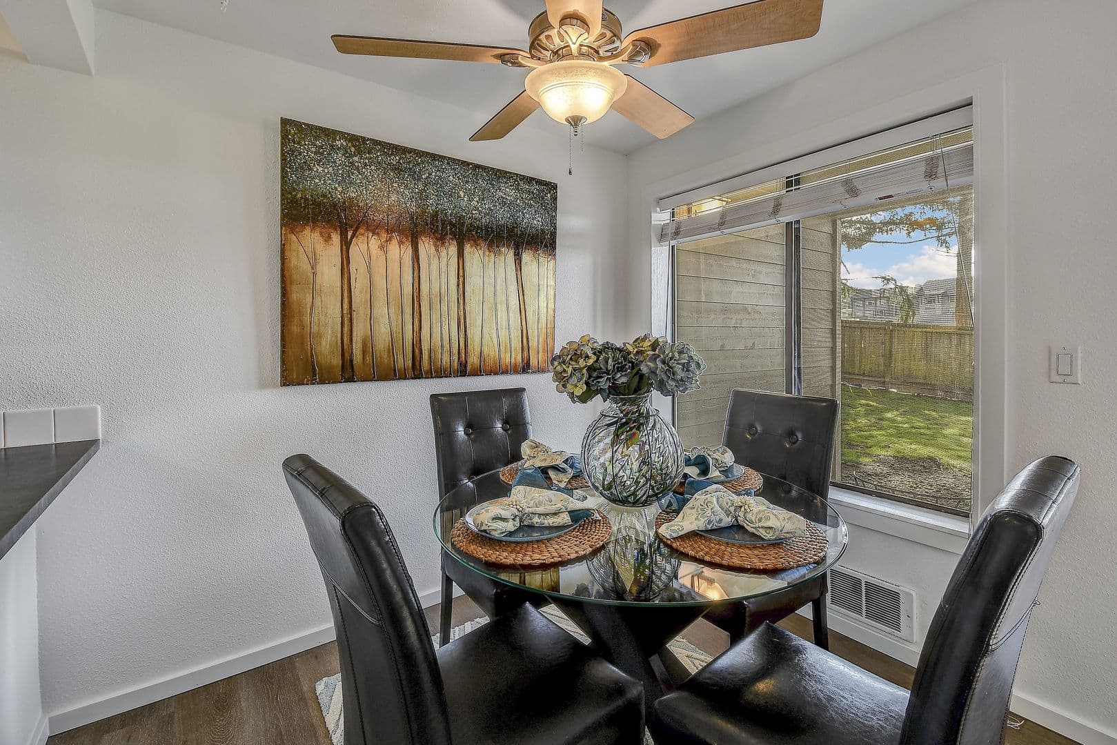 Kirkland House: 12505 NE 116th St. #A17