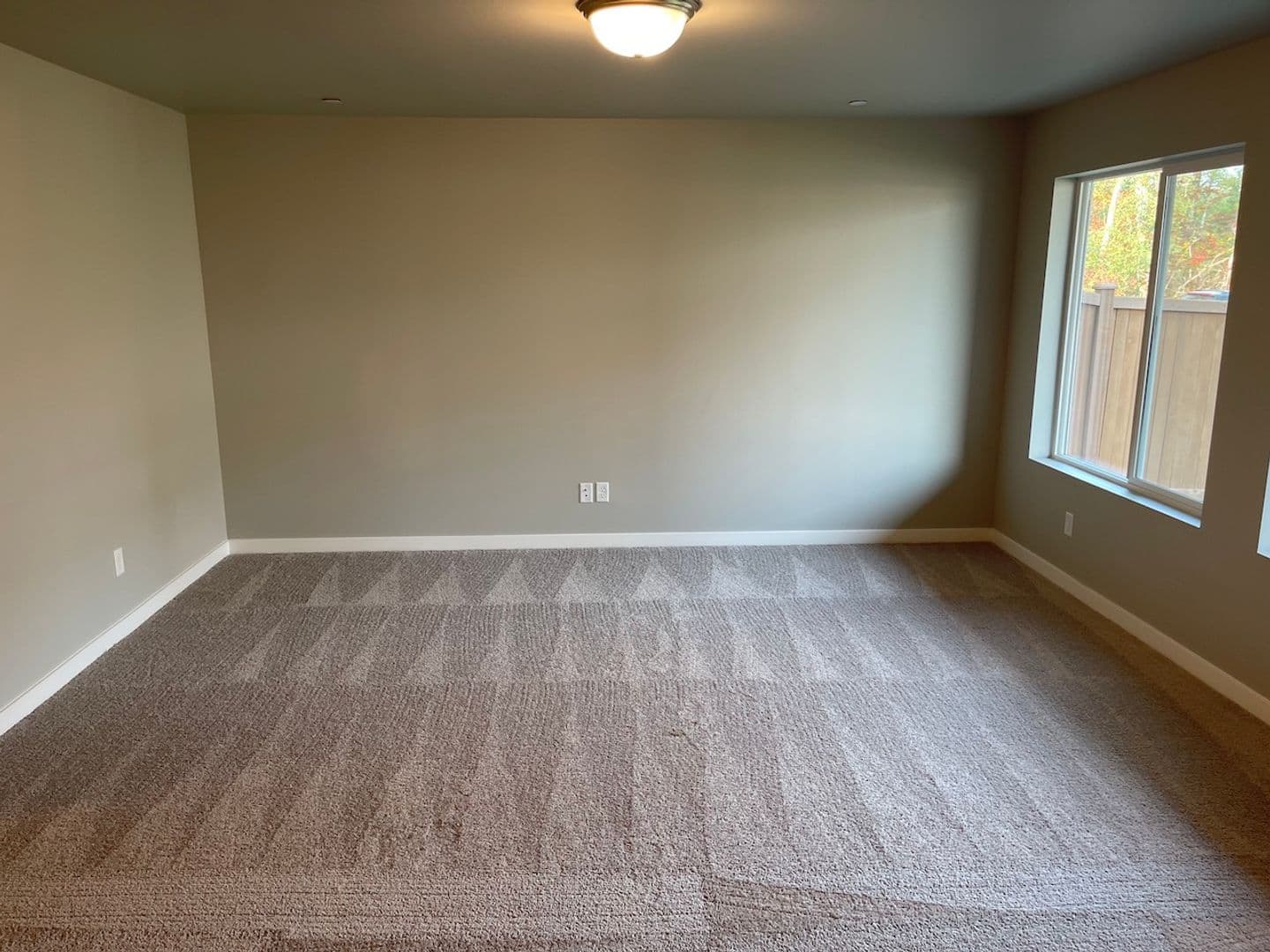 Marysville House: 8725 68th Pl NE