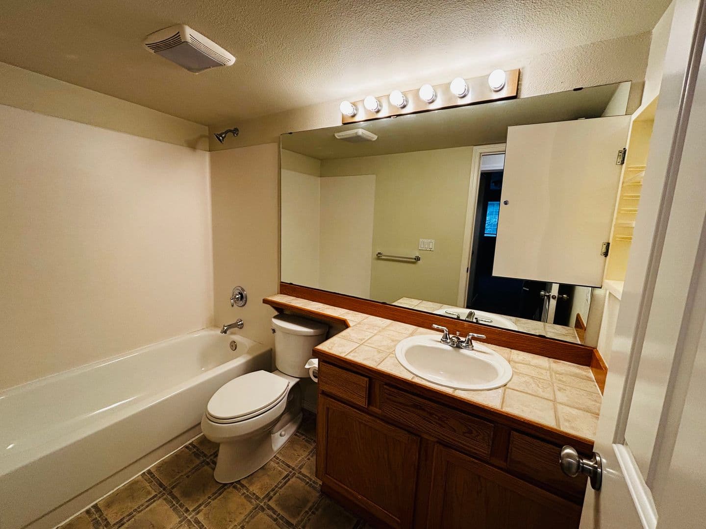 Everett Condo: 1009 112th St SE