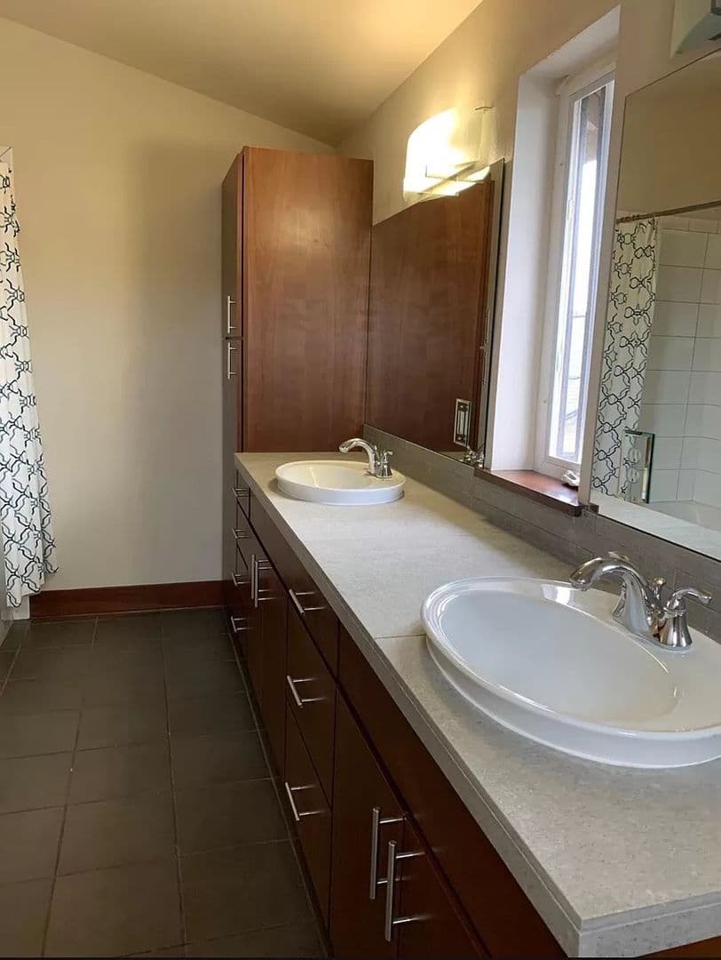 Seattle House: 5515 28th Ave. NW - #A