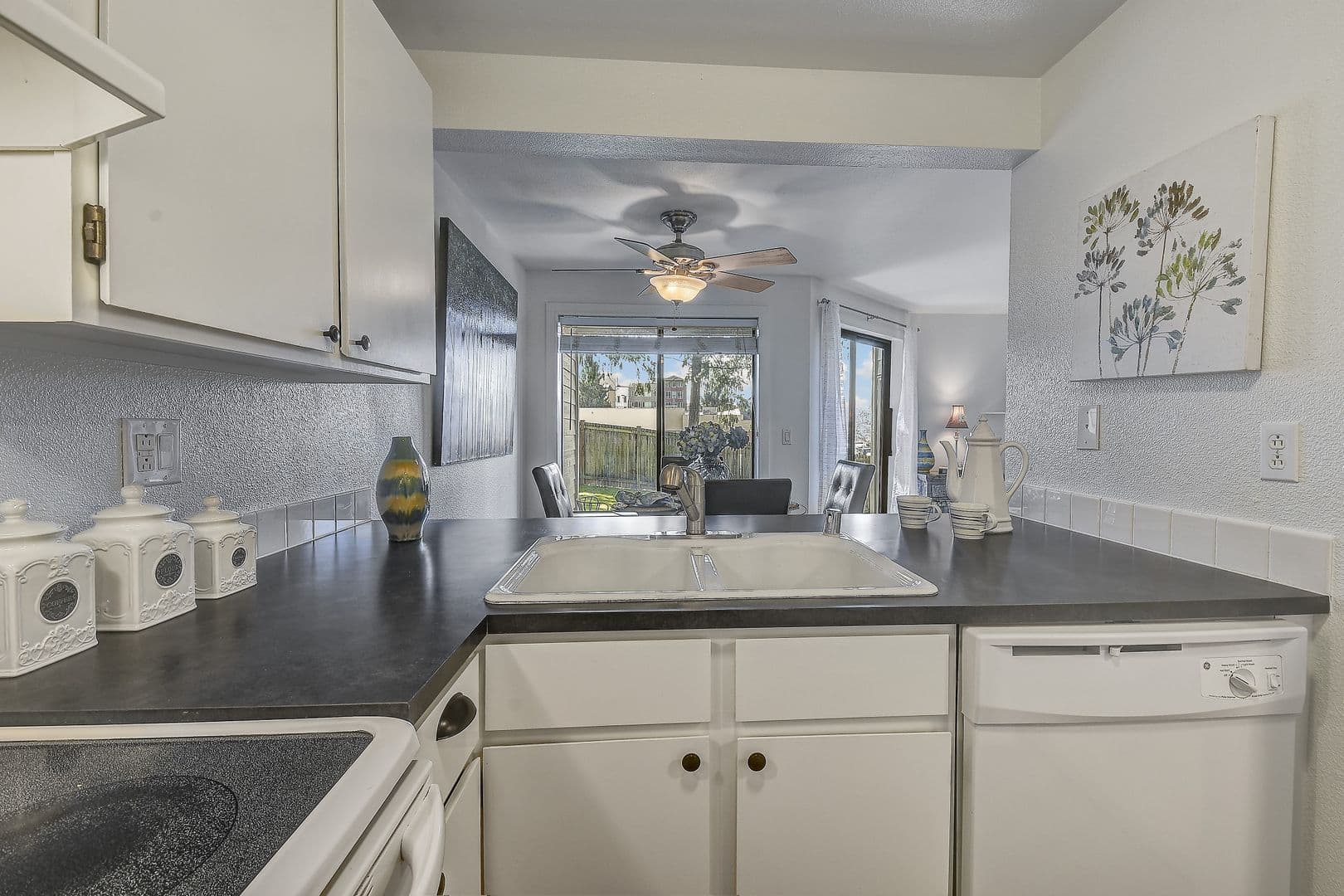 Kirkland House: 12505 NE 116th St. #A17