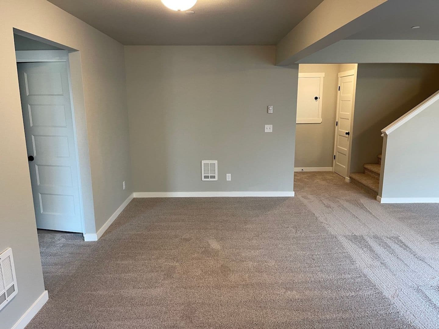 Marysville House: 8725 68th Pl NE