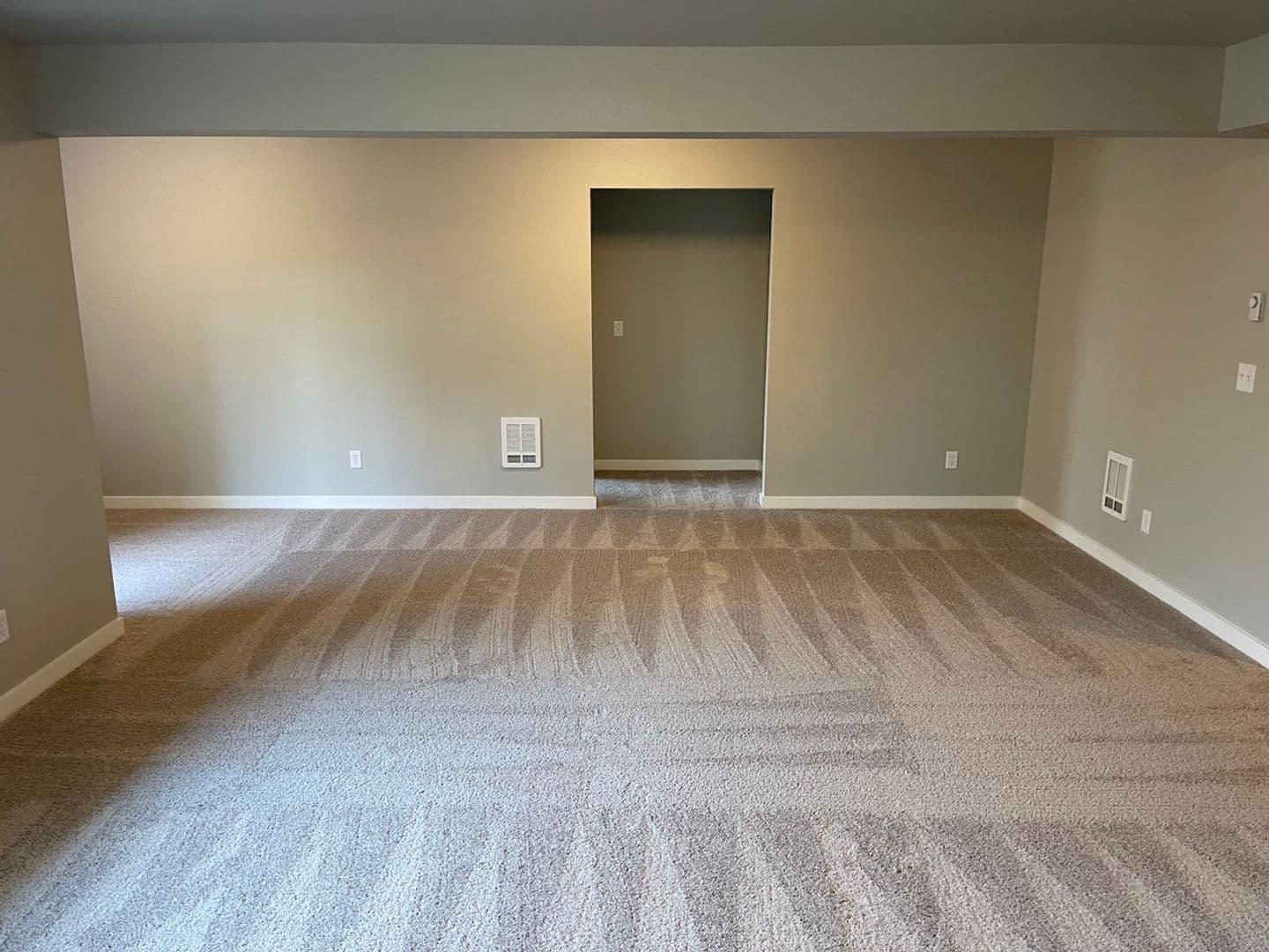 Marysville House: 8725 68th Pl NE