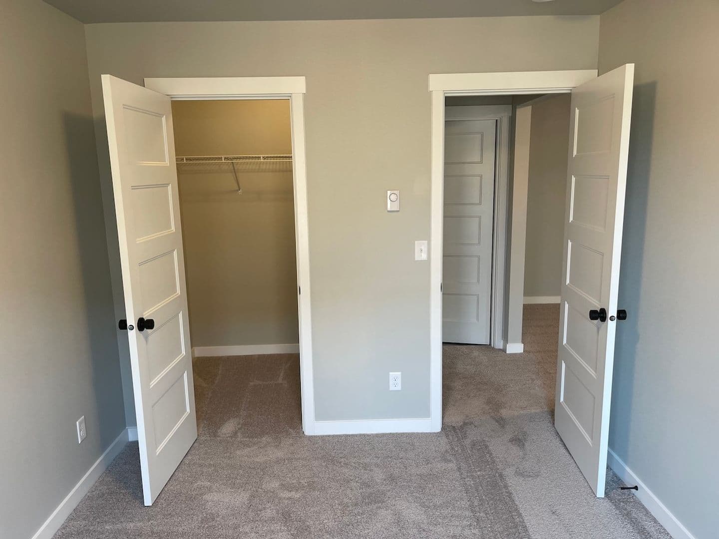 Marysville House: 8725 68th Pl NE
