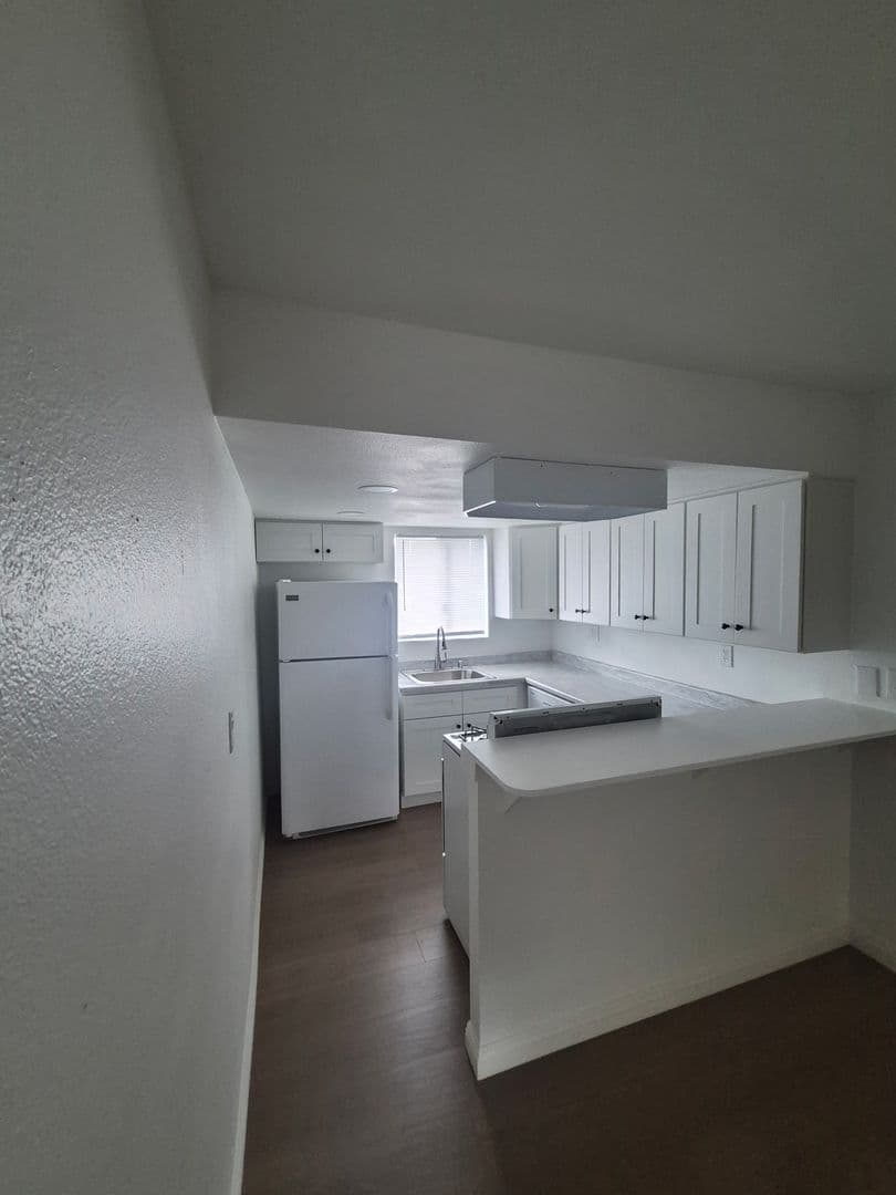 Riverside House: 2891 Canyon Crest Drive #66