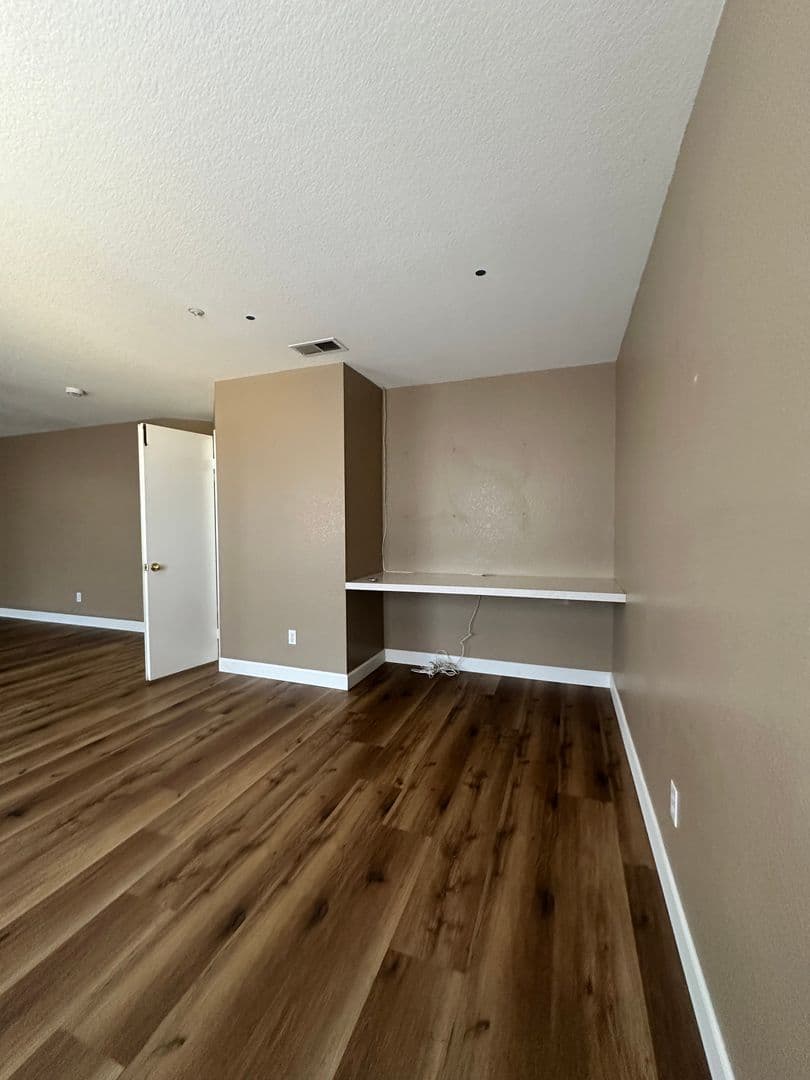 Fontana House: 14525 Saddlepeak Court