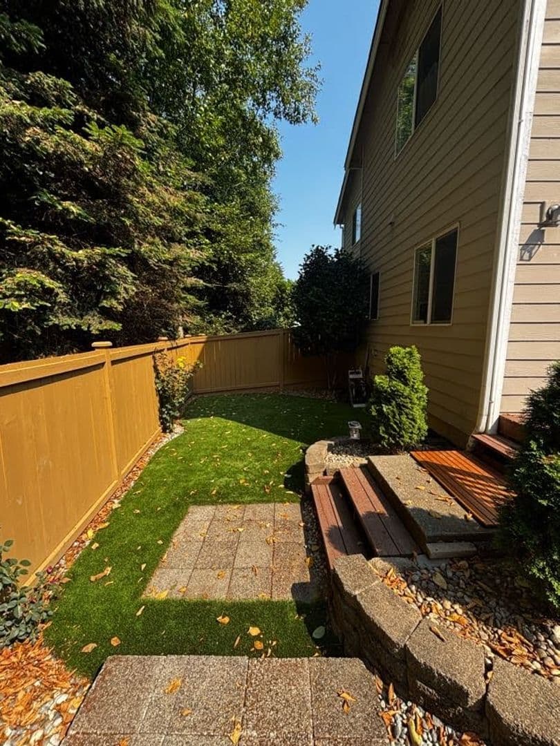 Edmonds House: 16221 49th Ave. W