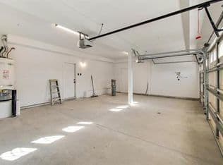 Fontana House: 15734 Grevillea Street