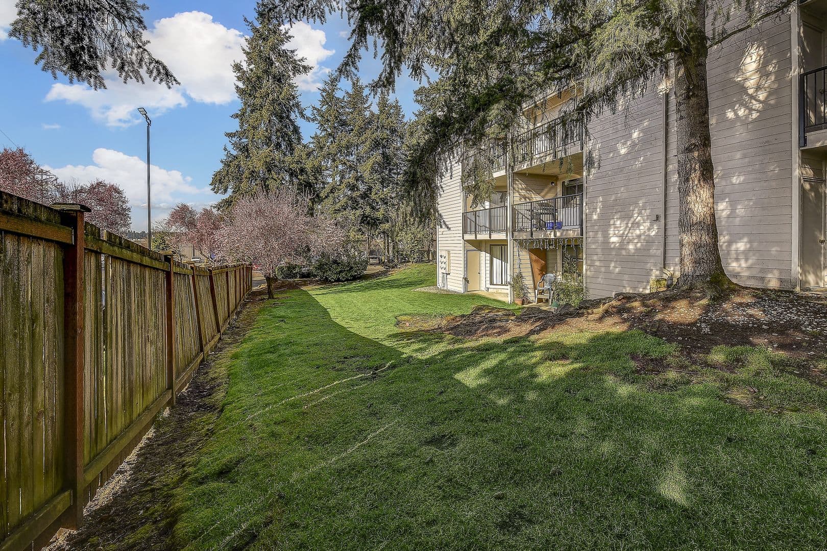 Kirkland House: 12505 NE 116th St. #A17