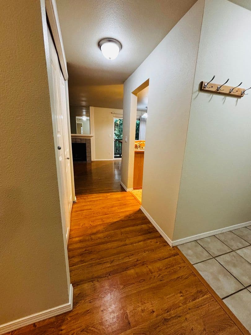 Everett Condo: 1009 112th St SE