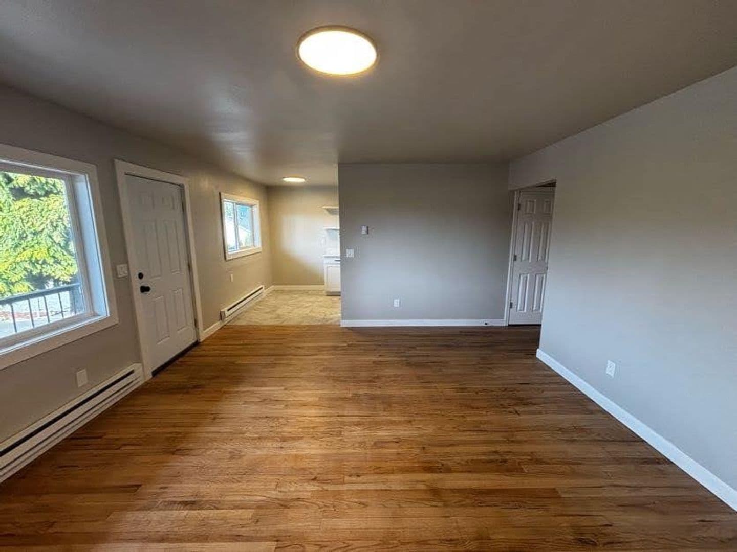 Lynnwood Apartment: 14523 Hwy 99