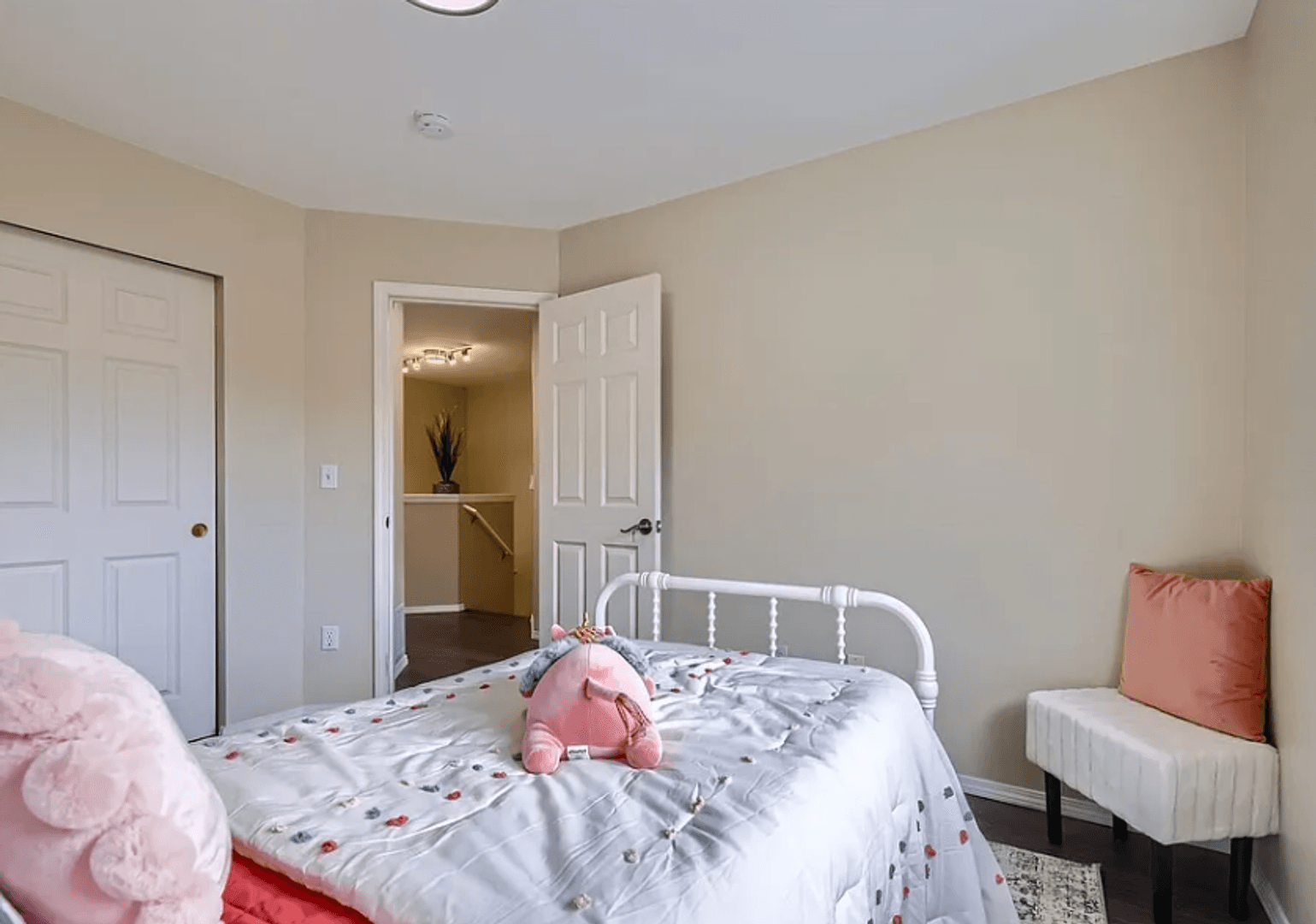 Edmonds House: 16221 49th Ave. W