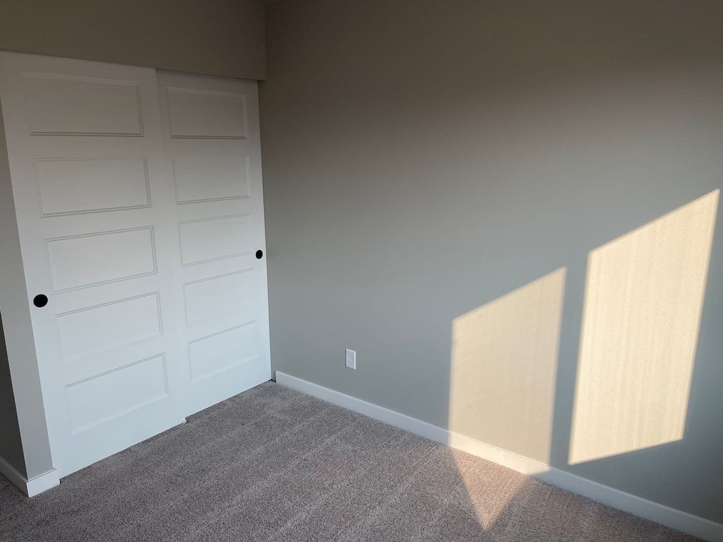 Marysville House: 8725 68th Pl NE
