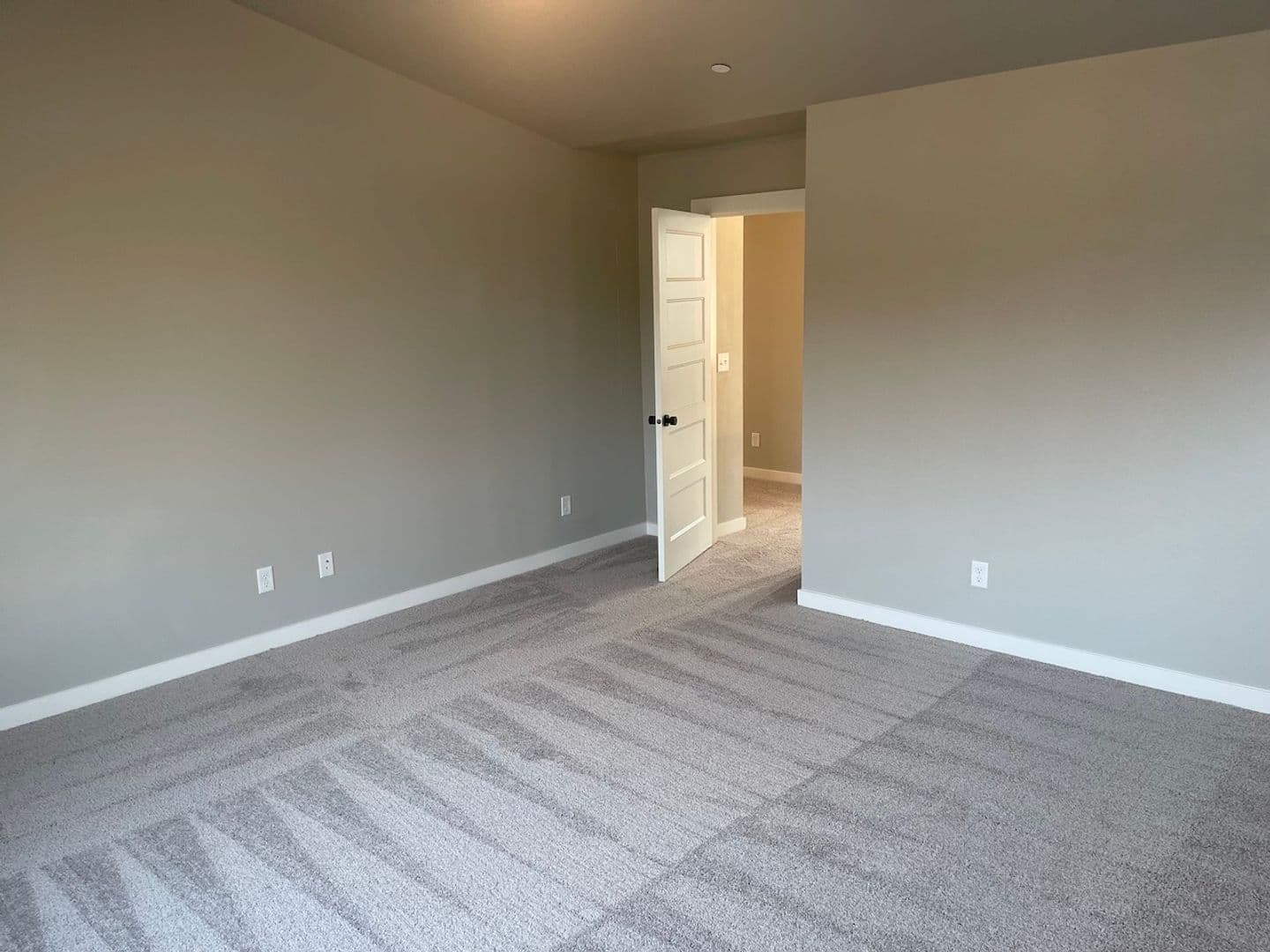 Marysville House: 8725 68th Pl NE