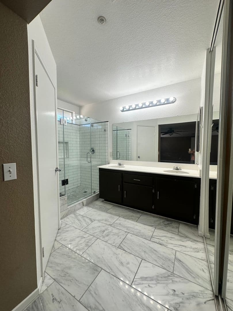 Fontana House: 14525 Saddlepeak Court