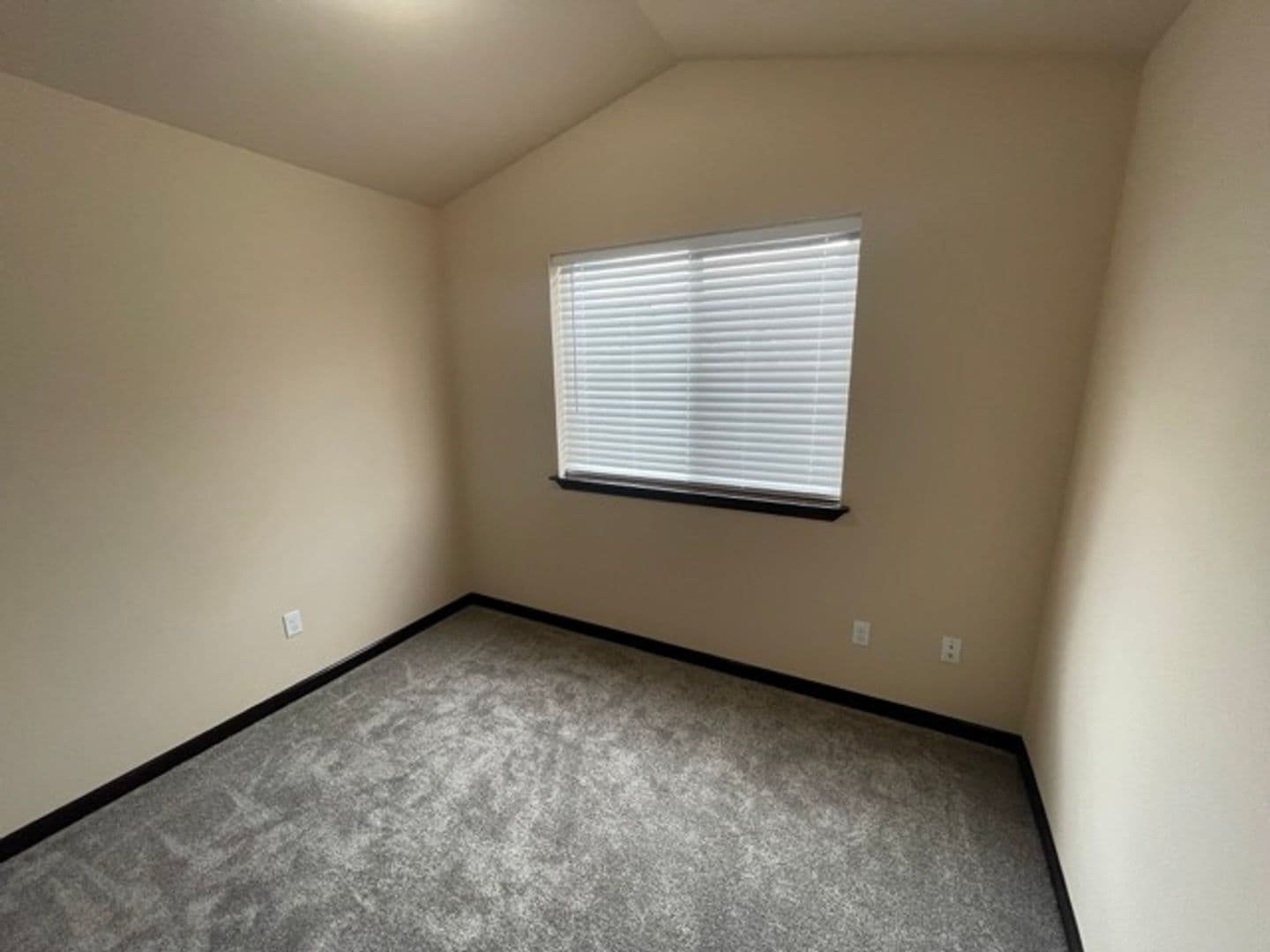 Lynnwood House: 3307 132nd Pl SW