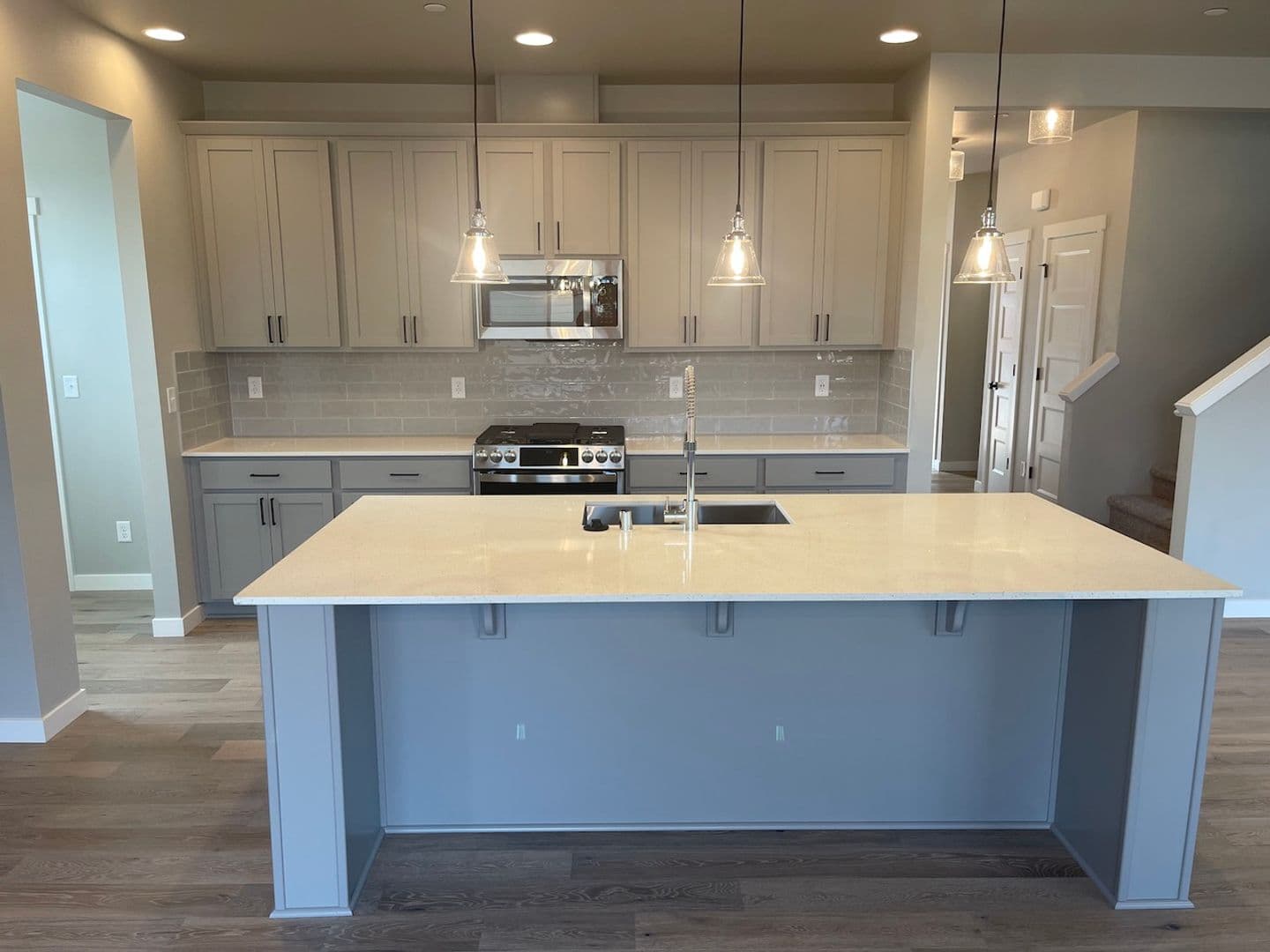 Marysville House: 8725 68th Pl NE