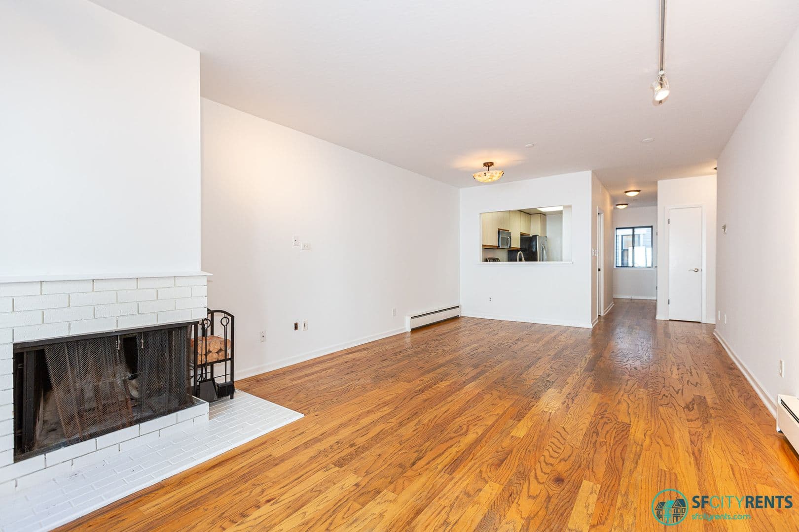 San Francisco Apartment: 1350 California St. #104