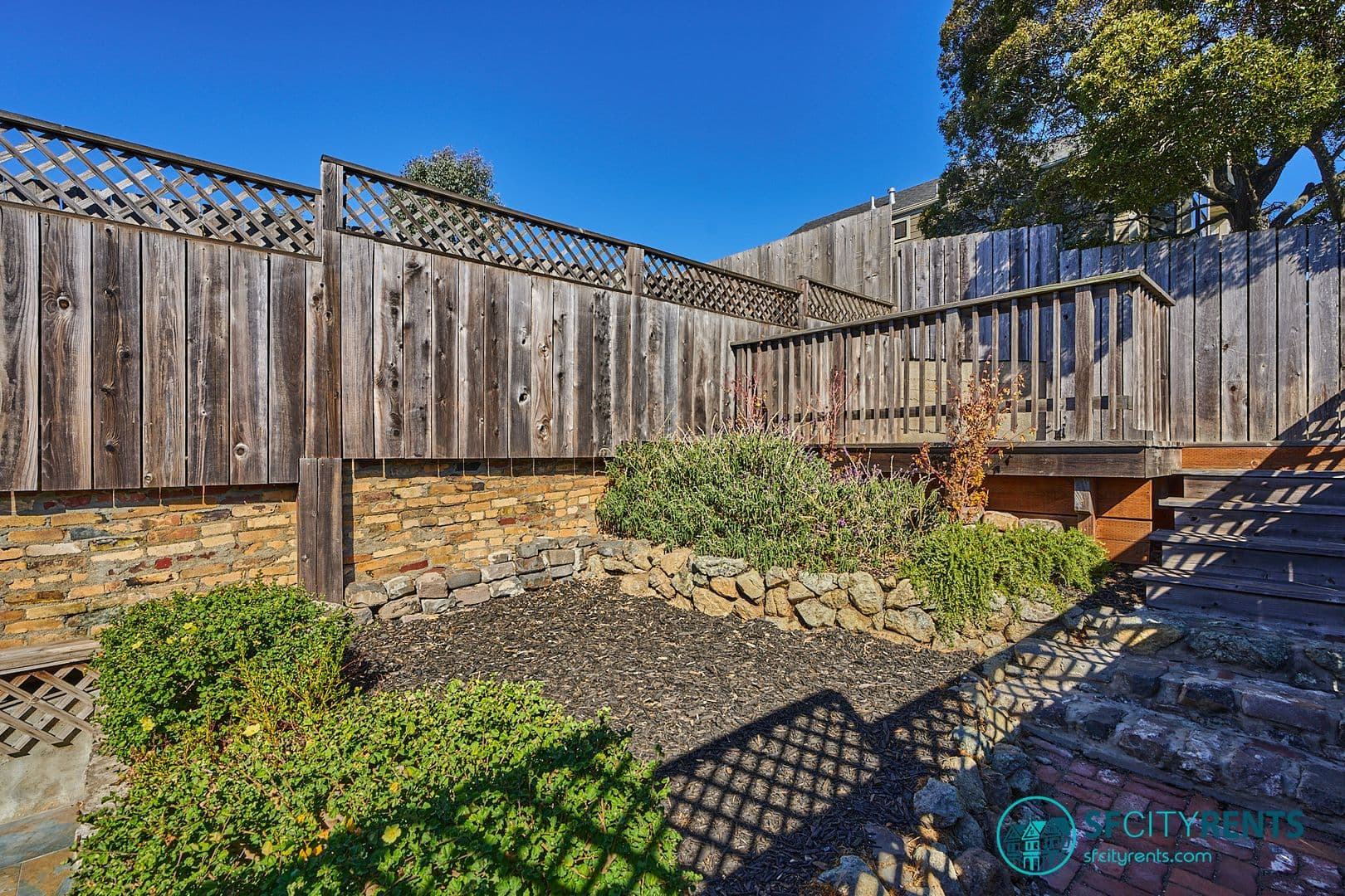 San Francisco House: 1387 De Haro St.