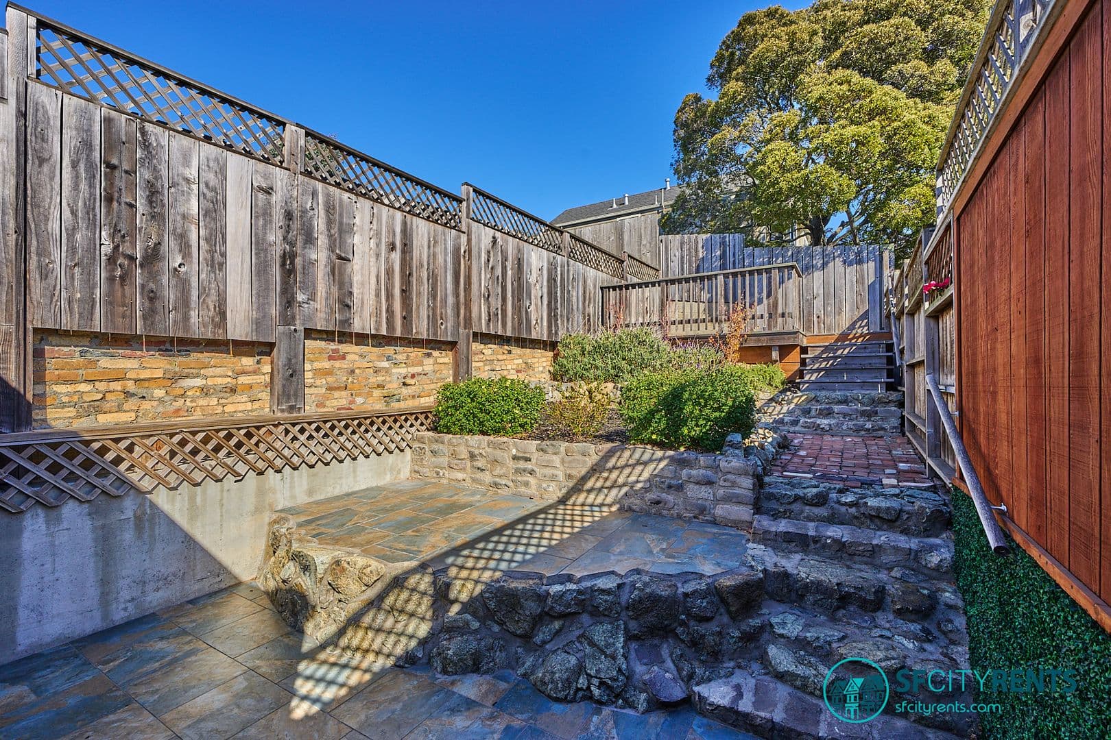 San Francisco House: 1387 De Haro St.