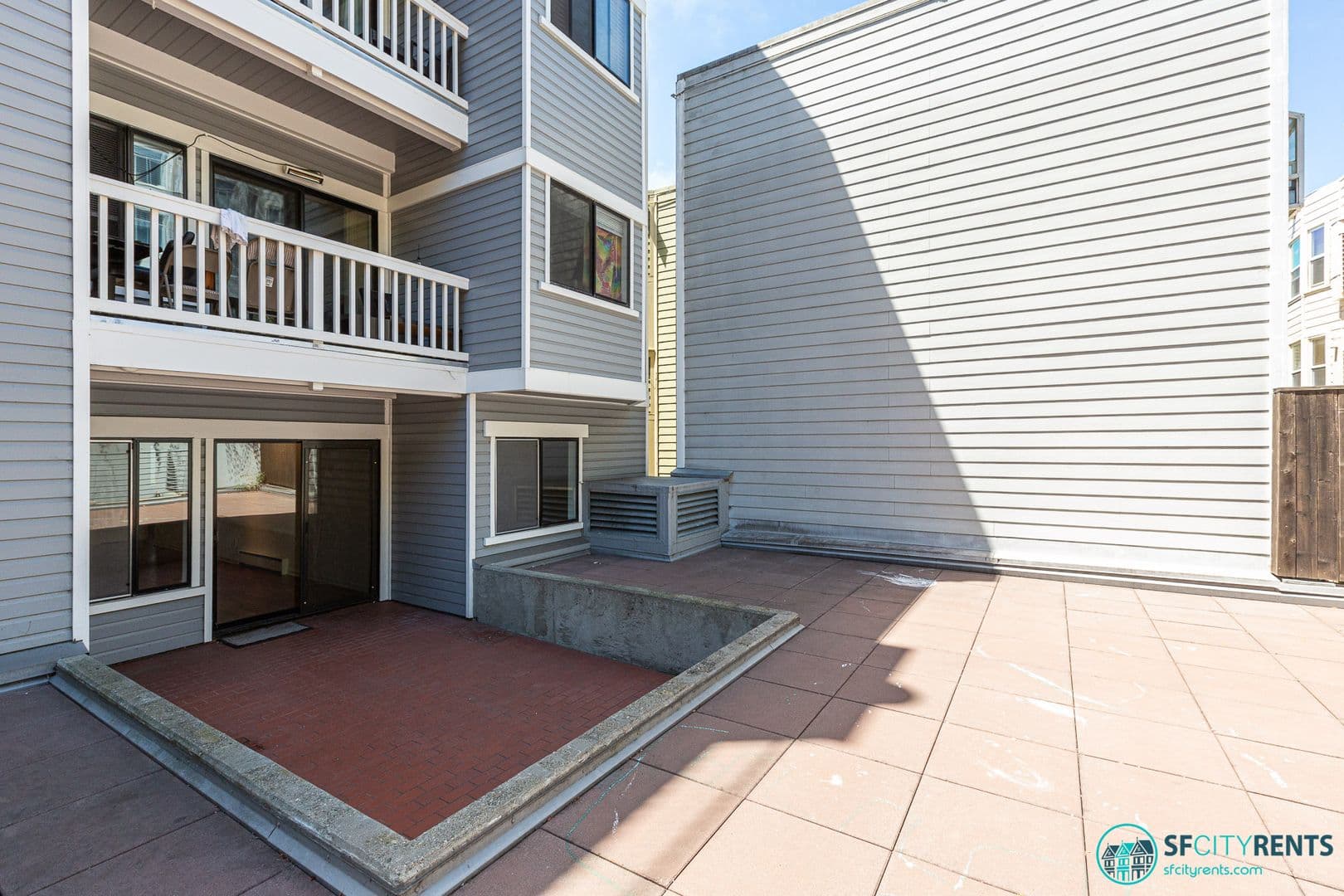 San Francisco Apartment: 1350 California St. #104
