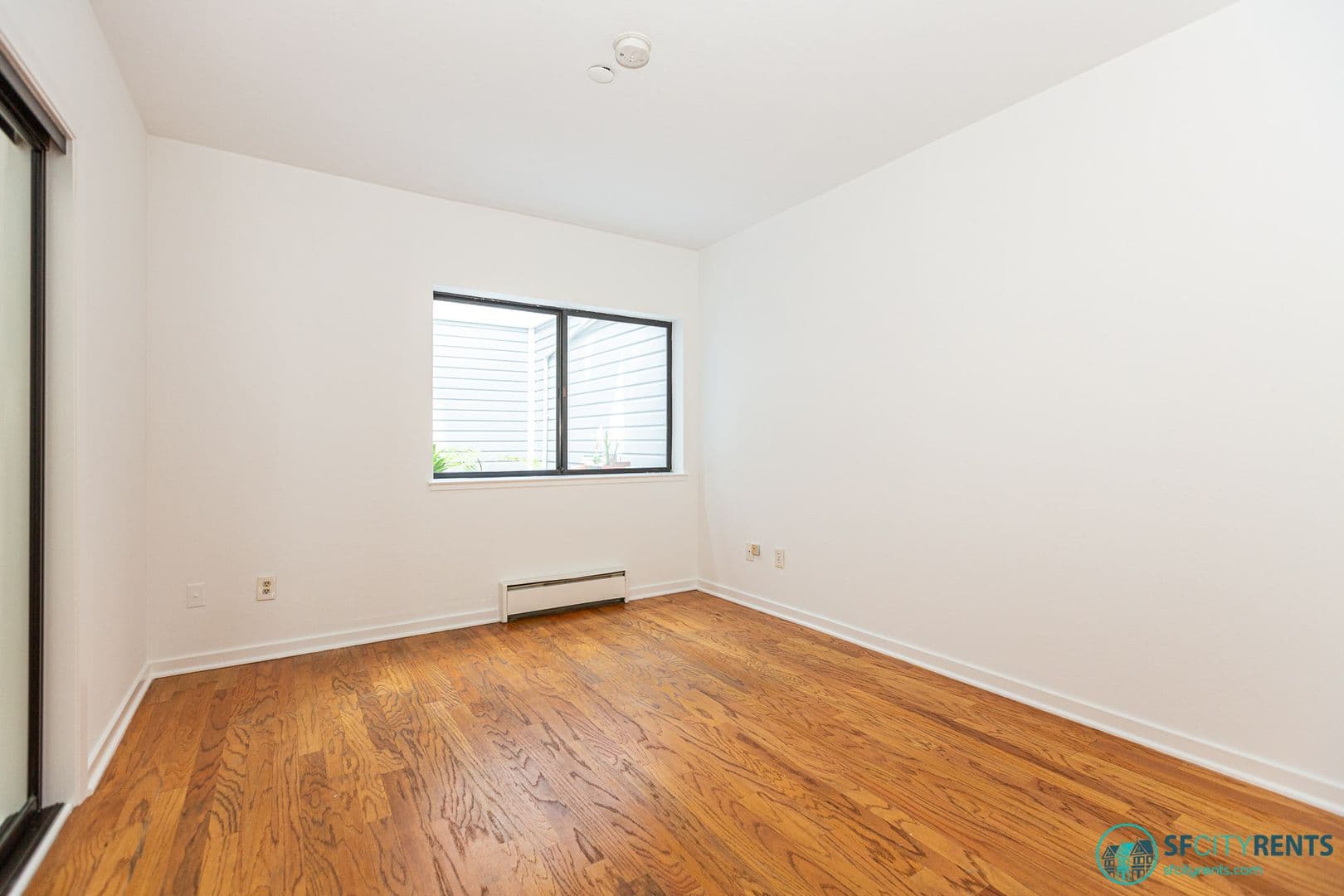 San Francisco Apartment: 1350 California St. #104
