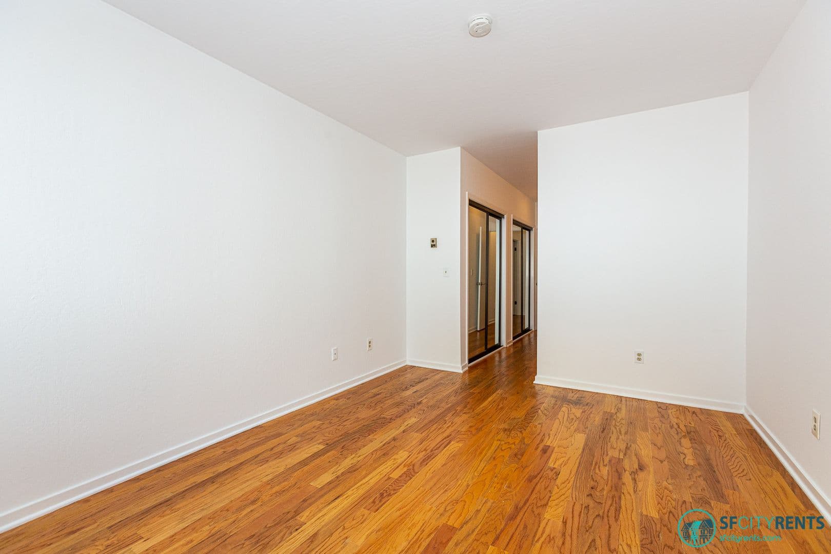 San Francisco Apartment: 1350 California St. #104