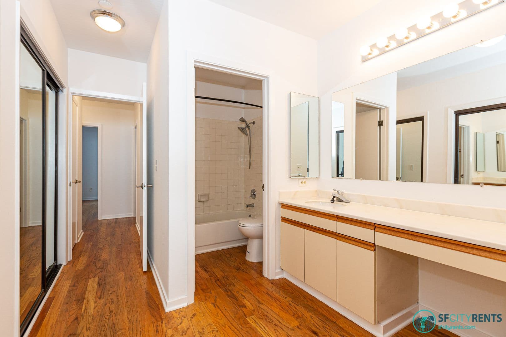 San Francisco Apartment: 1350 California St. #104