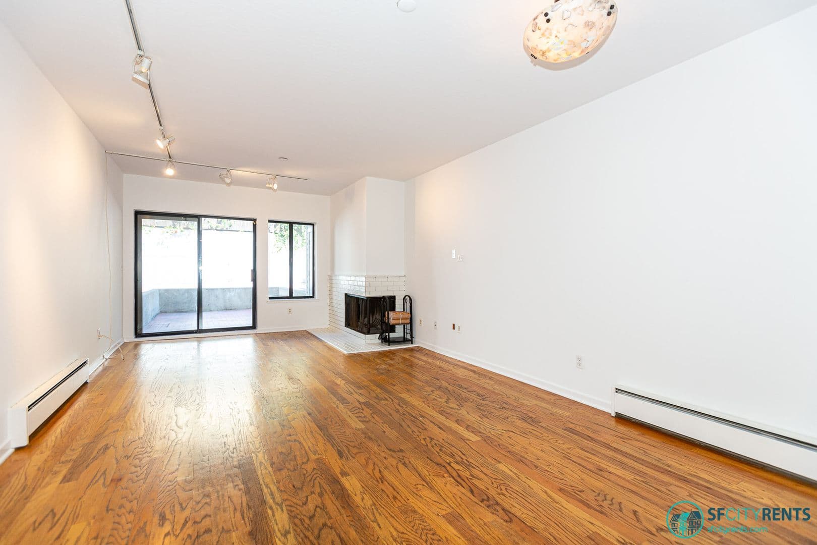 San Francisco Apartment: 1350 California St. #104