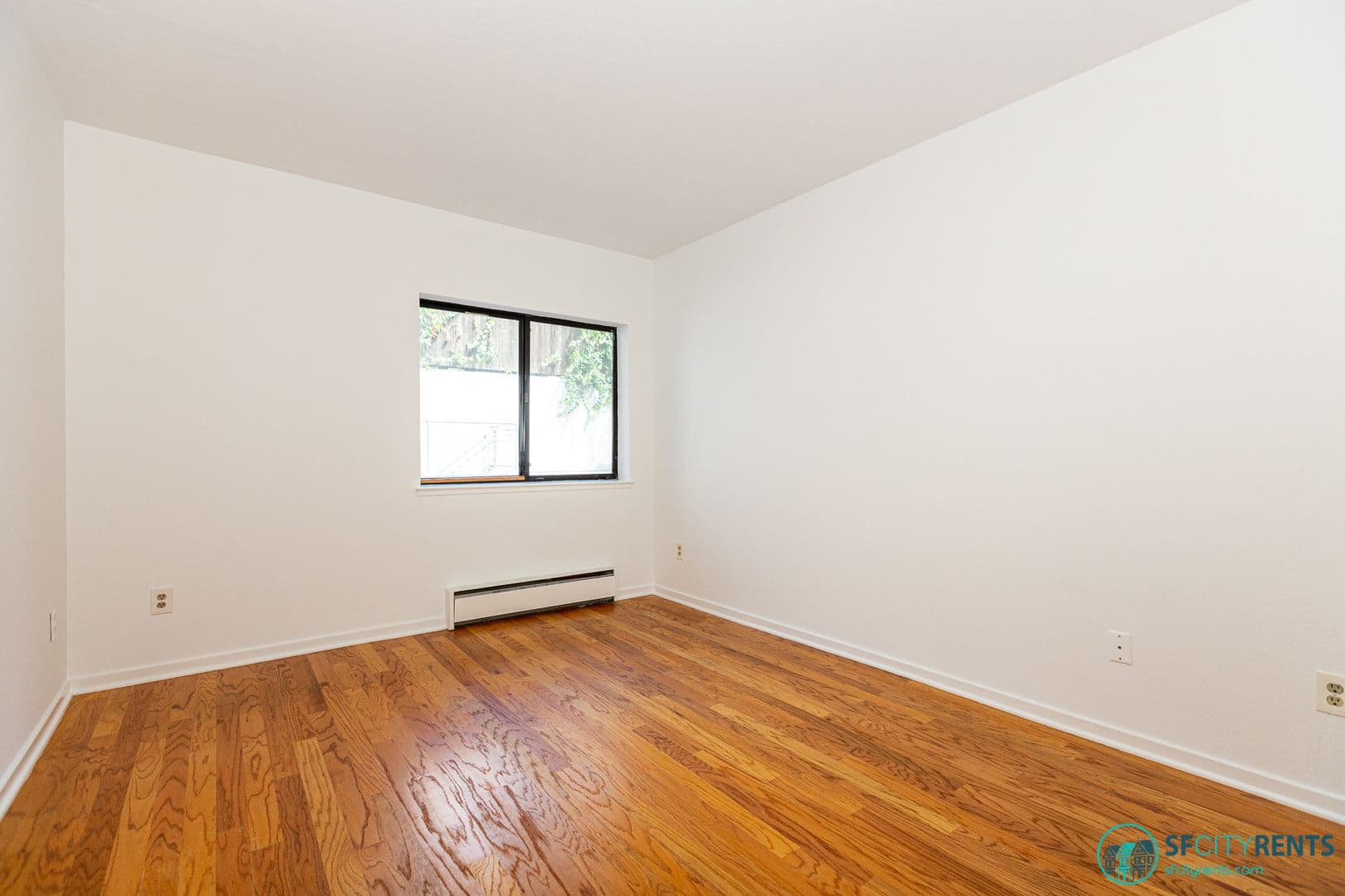 San Francisco Apartment: 1350 California St. #104