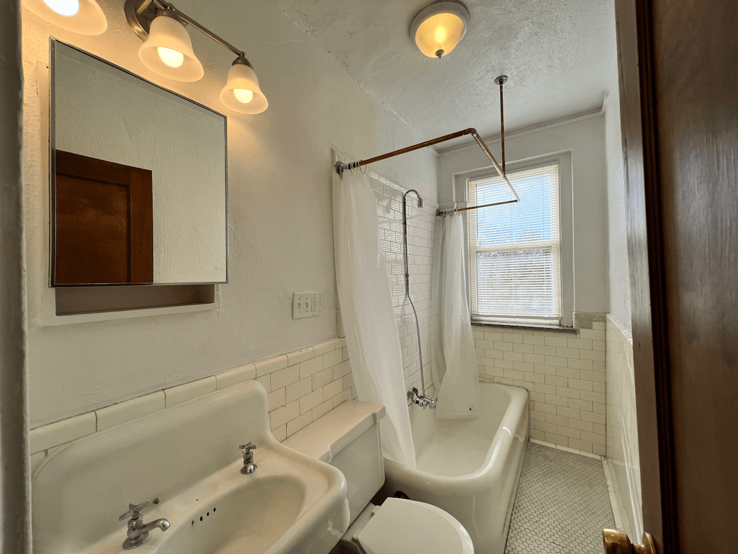 St. Louis Apartment: 3853 Lindell Boulevard