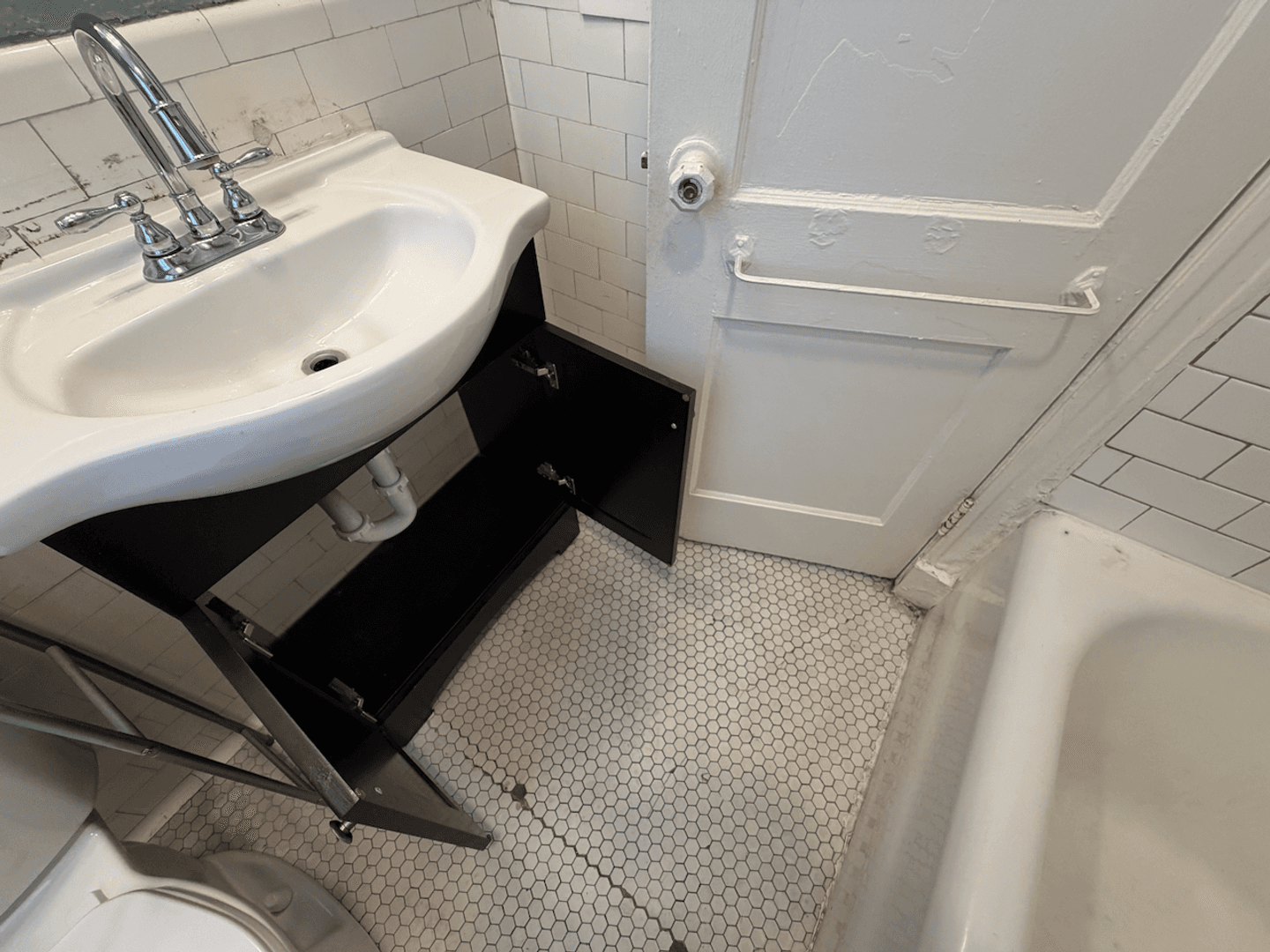 St. Louis Apartment: 3853 Lindell Boulevard